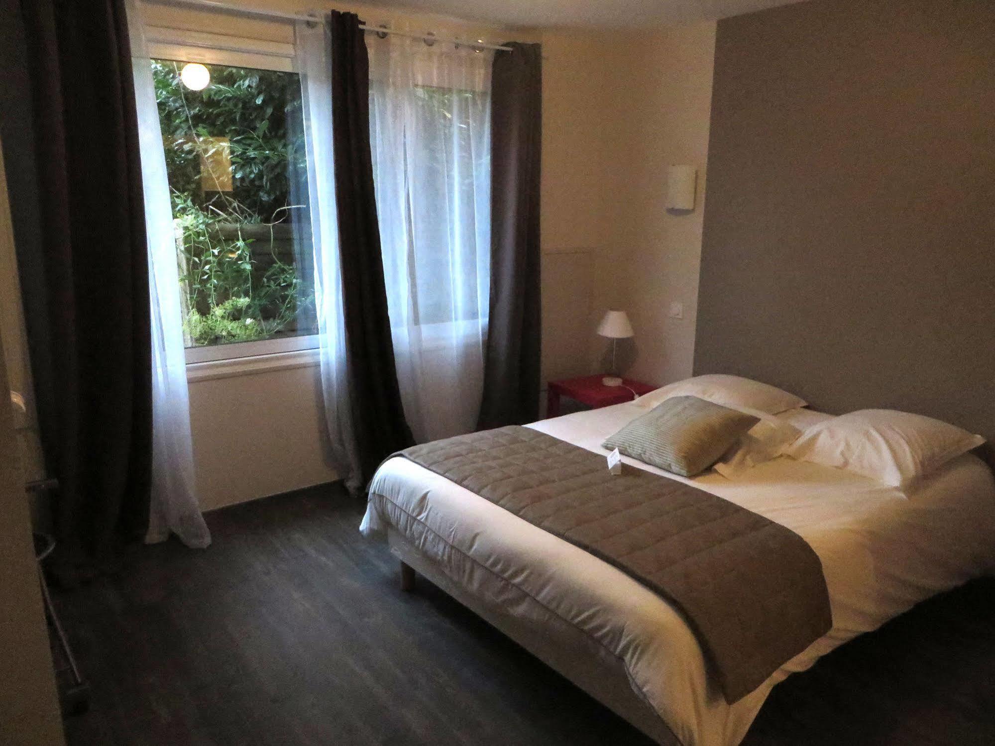 Hotel Les Pieux En Cotentin Exteriör bild